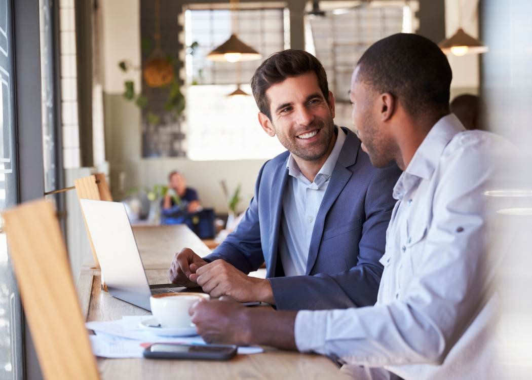 5 Motivos Incontestáveis para Ter um Plano de Saúde Empresarial no DF 3 Equipe de trabalho demonstrando os motivos para contratar um plano de saúde empresarial